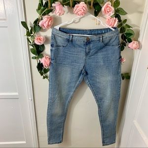 2/$20 Cotton On Mid Rise Jegging